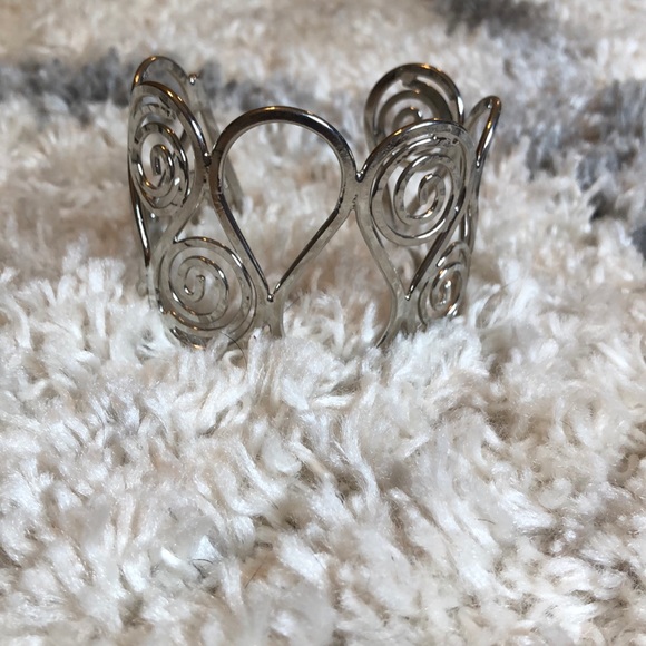 Silver cuff - Picture 2 of 3